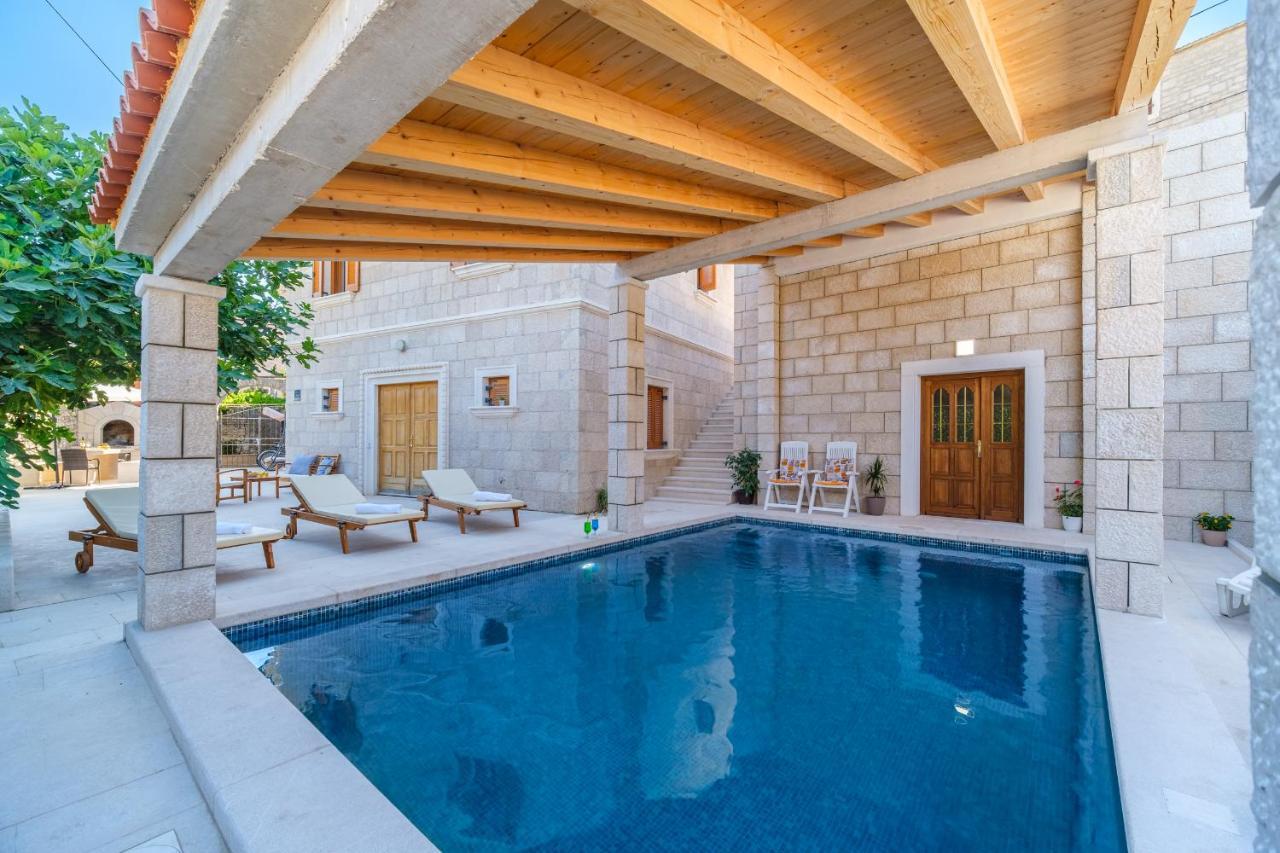 Luxury Stone Villa Nevija 2022 Private Villa Milna  Εξωτερικό φωτογραφία