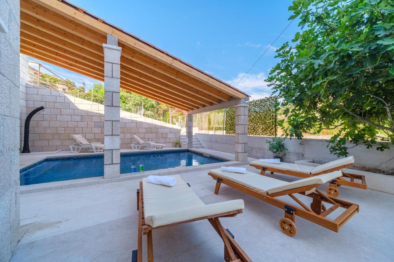 Luxury Stone Villa Nevija 2022 Private Villa Milna  Εξωτερικό φωτογραφία